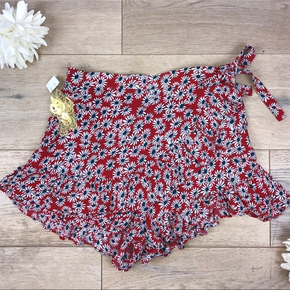 Zara Pants - Zara - Red Floral Shorts